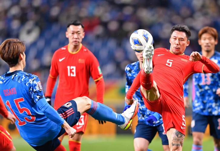国足vs日本铲人视频