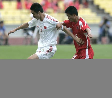 中国vs朝鲜足球打架视频的相关图片