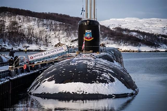 北风之神vs哥伦比亚核潜艇的相关图片