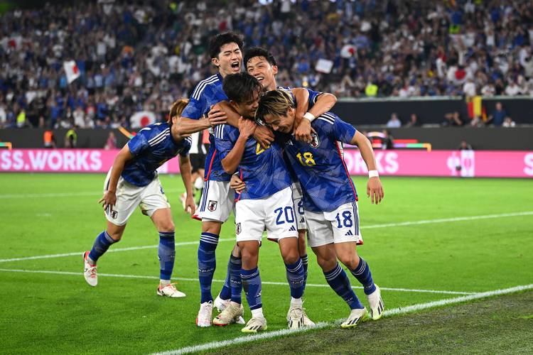 足球比赛日本vs德国回放的相关图片