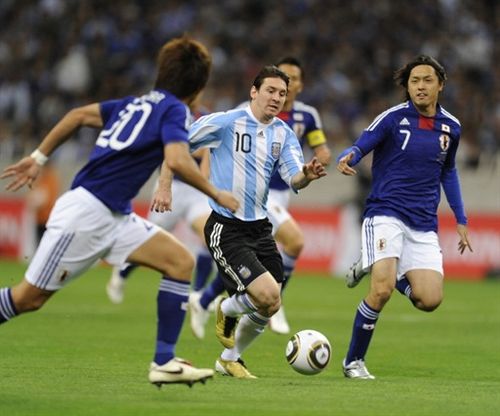 阿根廷vs日本热身赛足球的相关图片